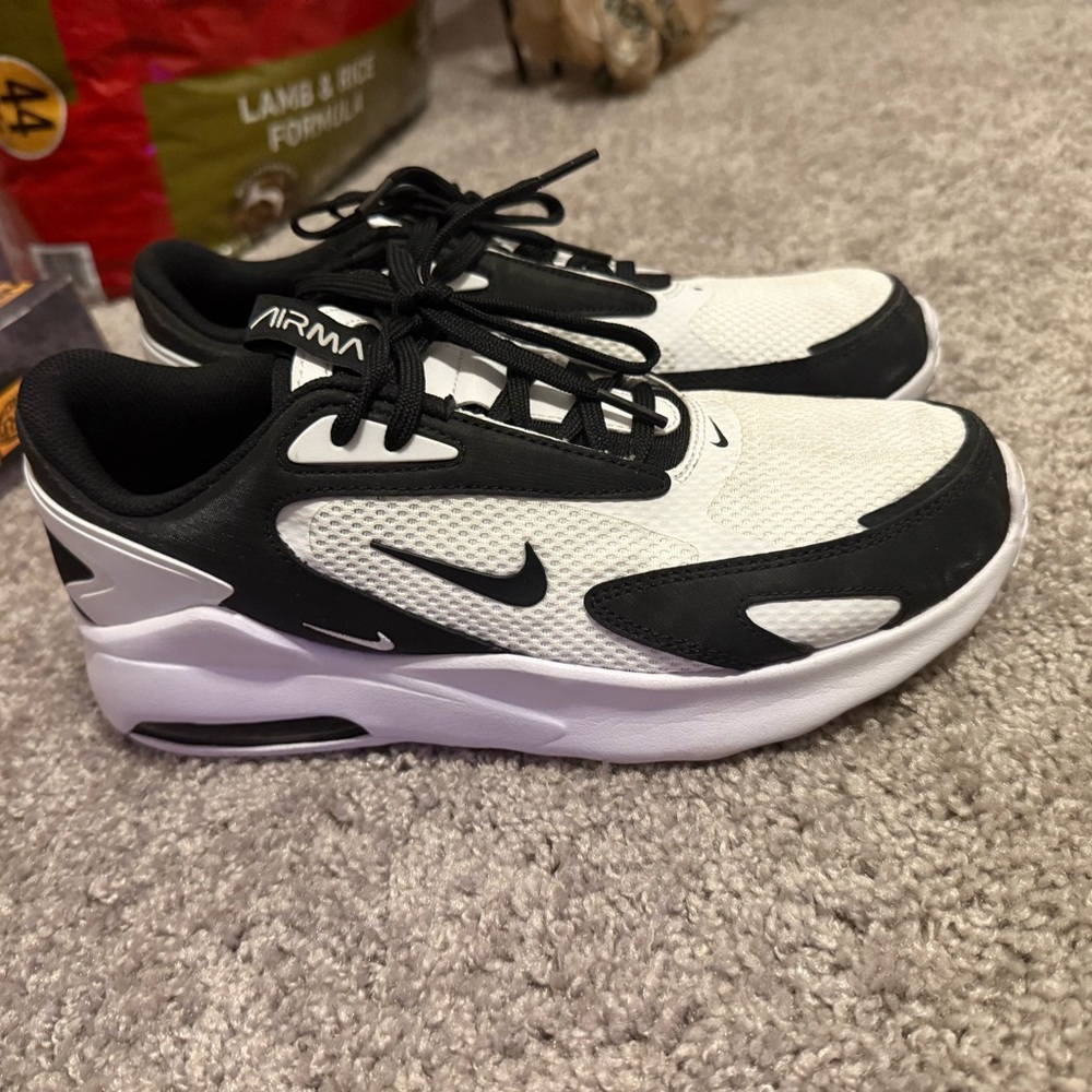 Nike Air Max Black and White Athletic Shoes